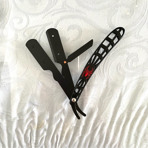 Black & Red Spider-Man Straight Shaving Barber Razor with Blades - Picture 1 of 4